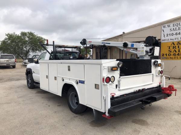 2006 Chevy Duramax 6.6 Mechanic crane bed compressor nice unit $14,999