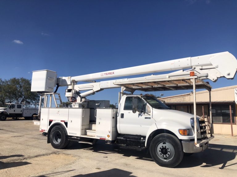 2007 FORD F750 2 man utility truck with Jib 61k miles cat auto $28,850