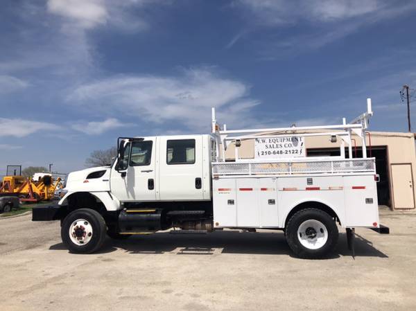2008 ALL WHEEL DRIVE INTERNTIONAL 7400 CREW CAB W/ LINE BODY OFF ROAD POLE OR MATERIAL HAULING TRUCK $22,995
