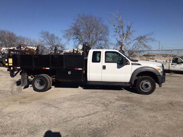 2011 Ford F550 extended cab flatbed lift gate electrical service field package $16,000