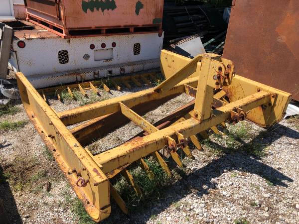 Road-Boss-Grader Tractor Implement dual runners Landleveler Tractor $2,250